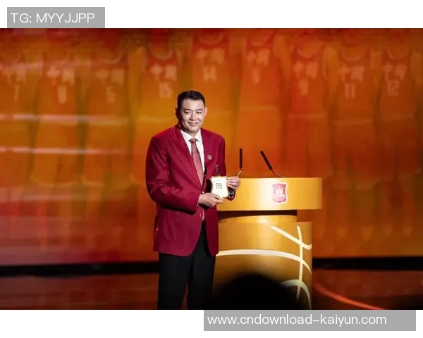 2024中国篮球名人堂新成员定妆照及集体合影精彩呈现